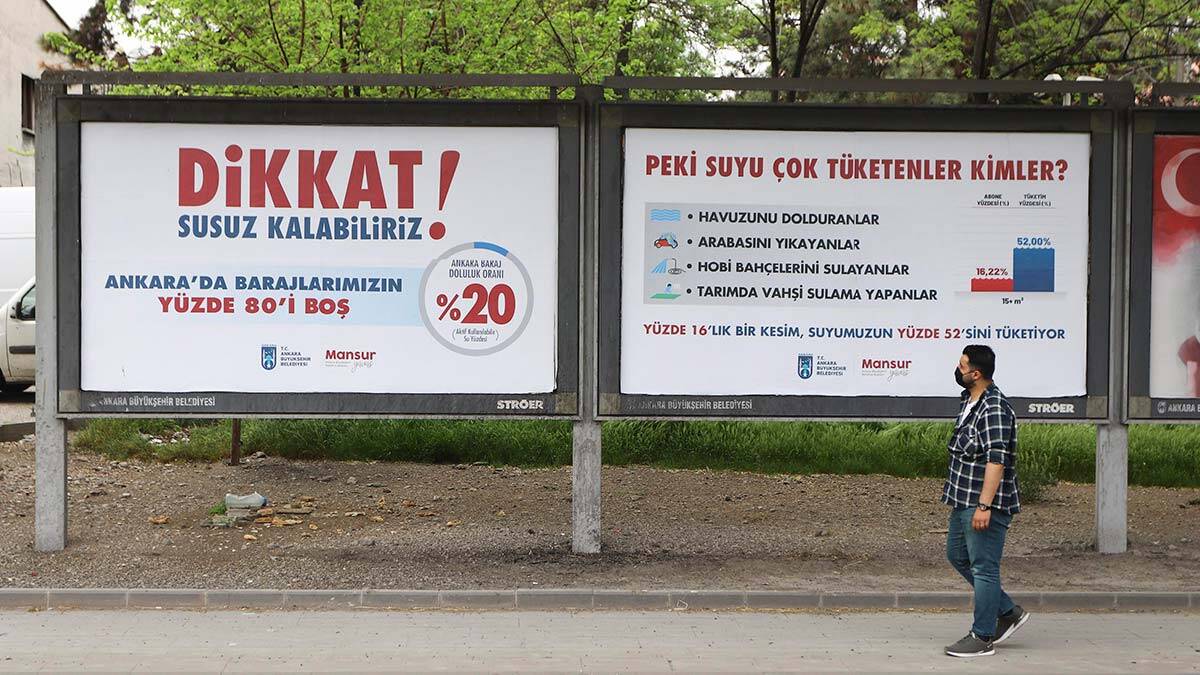 Başkentte reklam panolarından 'Susuz kalabiliriz' uyarısı
