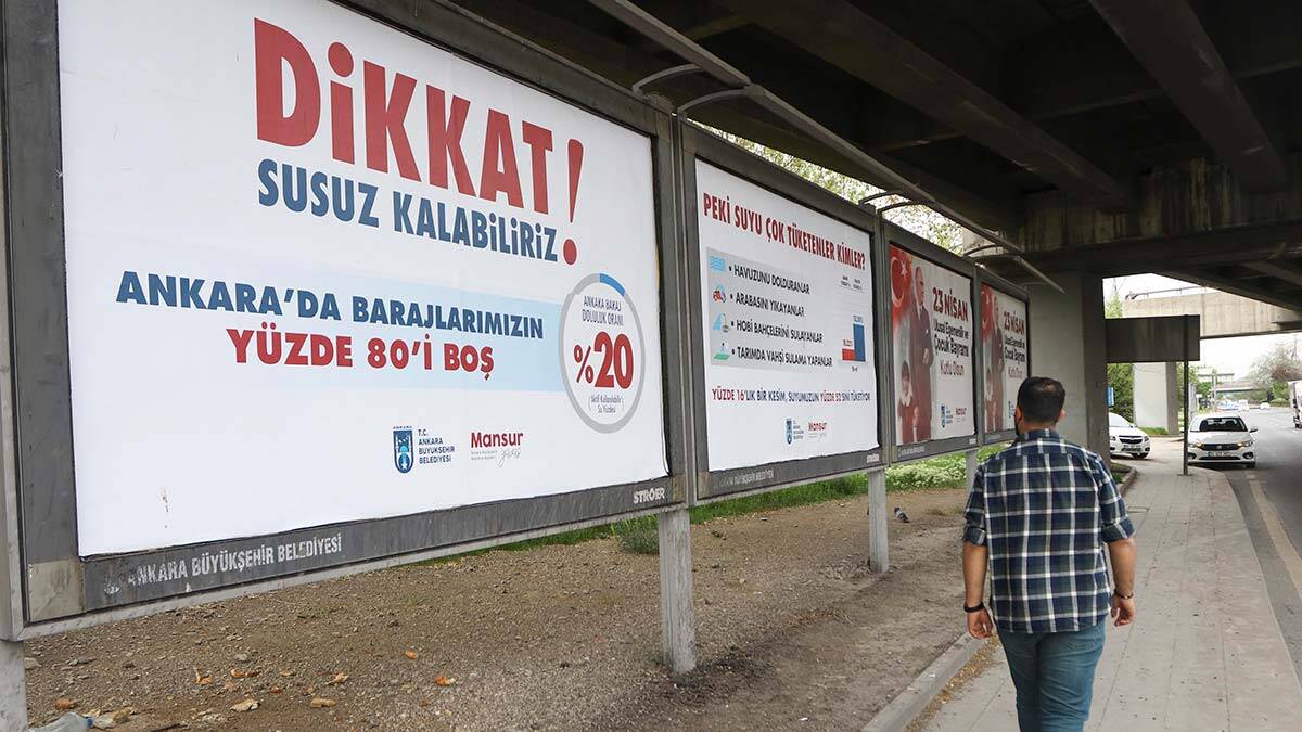 Başkentte reklam panolarından 'Susuz kalabiliriz' uyarısı