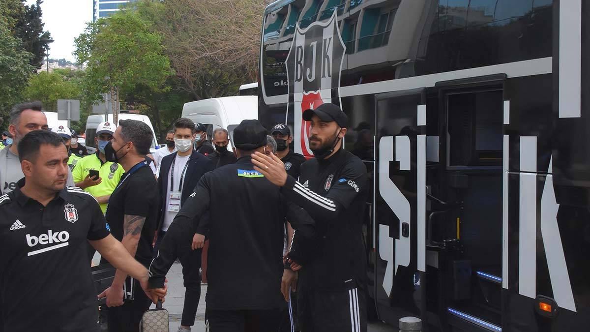 Beşiktaş kafilesi stada hareket etti