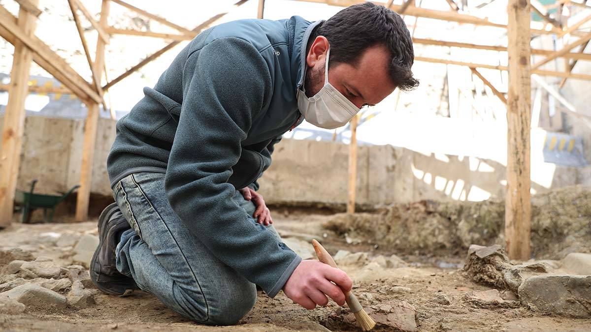Beşiktaş Metro İstasyonu olacak alanda İstanbul Arkeoloji Müzeleri tarafından yürütülen kazılarda, dünya göç haritasını değiştirebilecek bulgular ortaya çıktı.