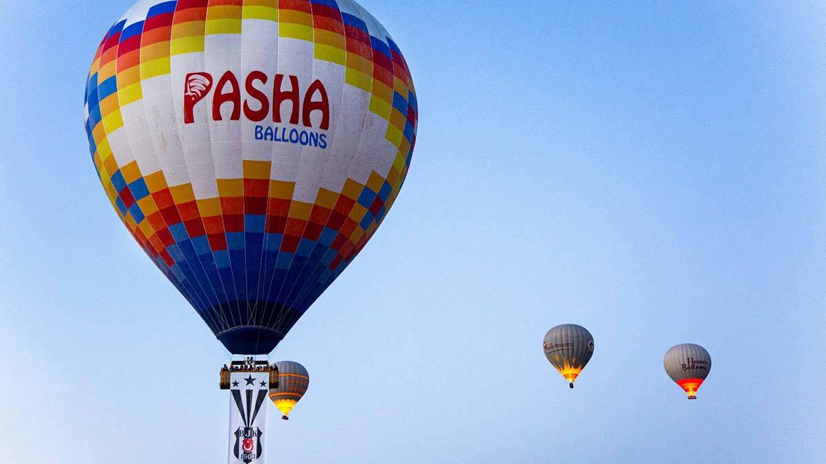 Beşiktaş'ın şampiyonluğu gökyüzünde kutlandı