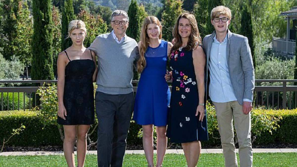 Bill Gates eşi Melinda'ya 1.8 milyar dolarlık hisse aktardı