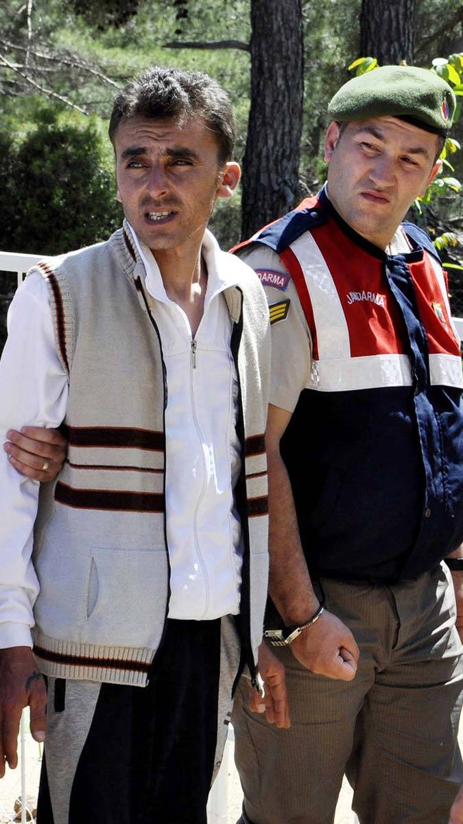 Antalya'nın Finike ilçesinde mermer ocaklarına karşı verdikleri mücadeleyle tanınan Büyüknohutçu çifti cinayetinde azmettirici iddiası.