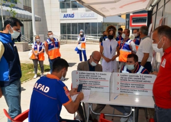 Cankurtaranlardan kan bağışı