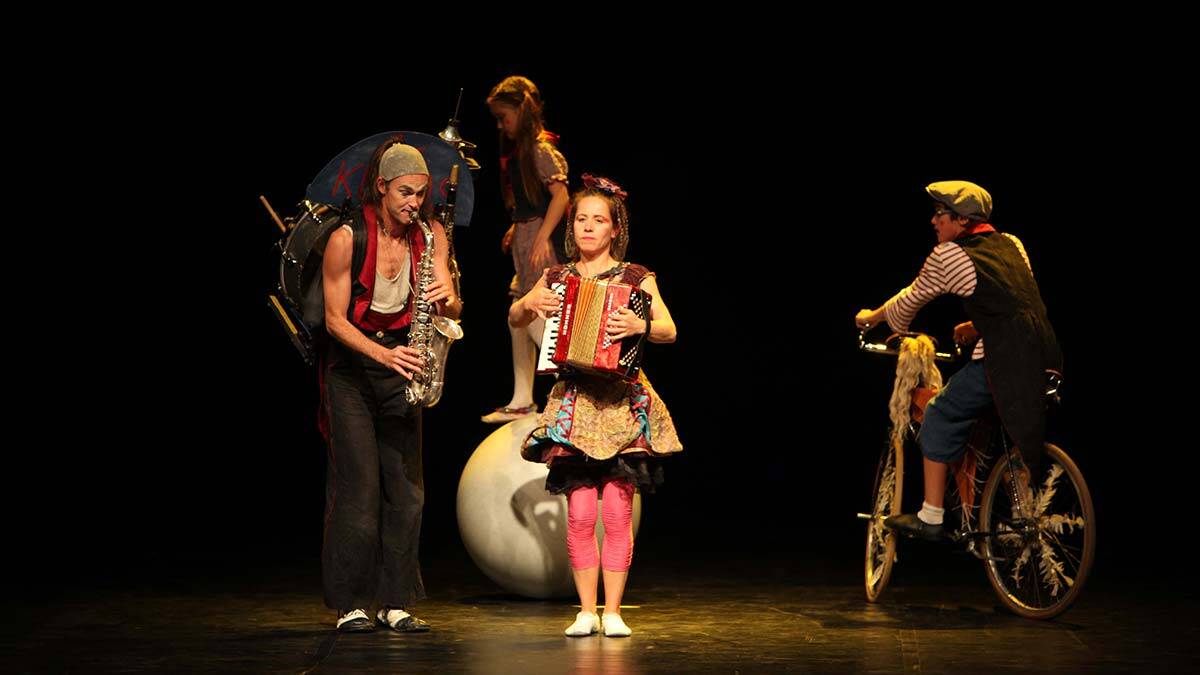 Gençlik Tiyatroları Festivali Çevrimiçi etkinliği