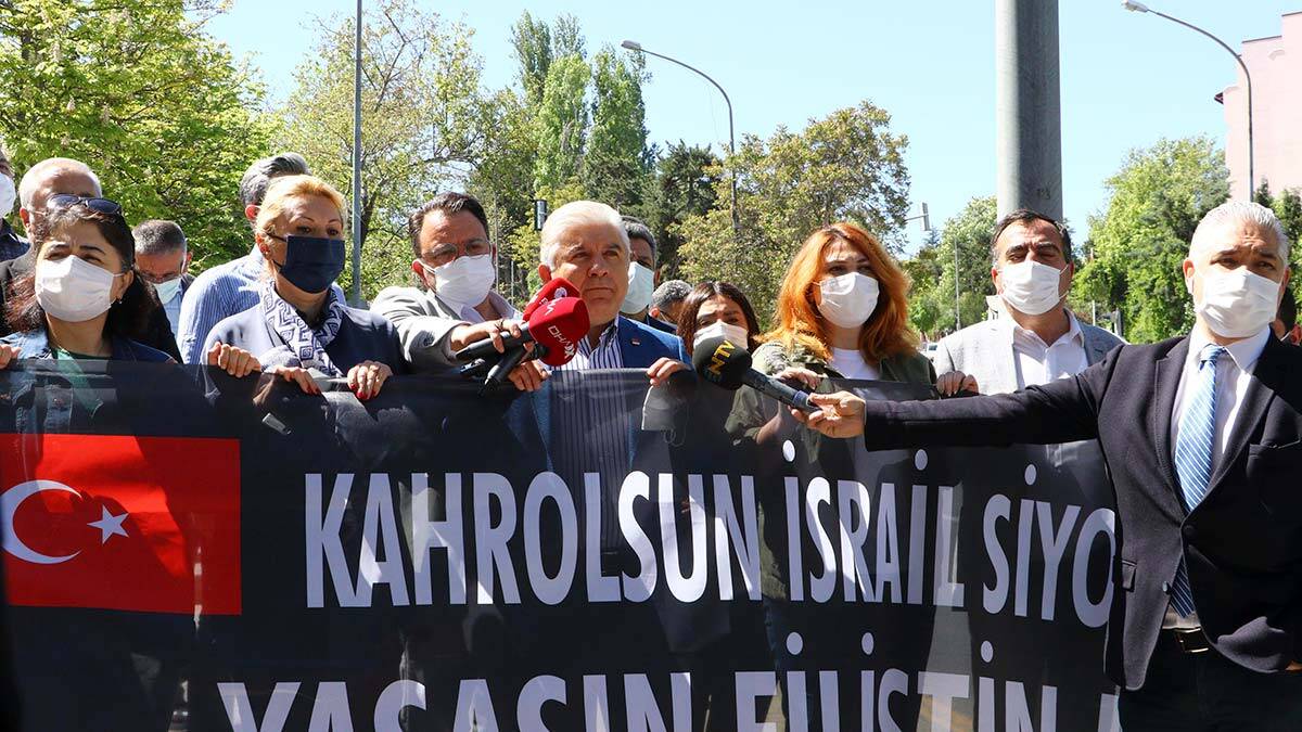 CHP'den İsrail Büyükelçiliği'ne siyah çelenk