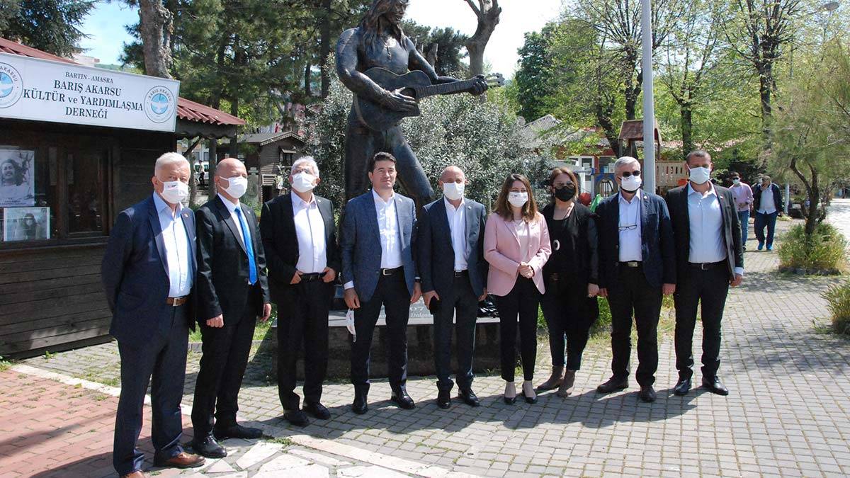 CHP'li Öztunç, "Bakan Çavuşoğlu çok talihsiz bir açıklama yaptı. 'Turisti gören herkesi aşılayacağız' diyor. Bu olmaz, bu yanlış bir söylemdir" dedi.