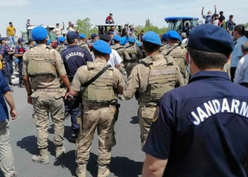 Çiftçiler su eylemi yaptı