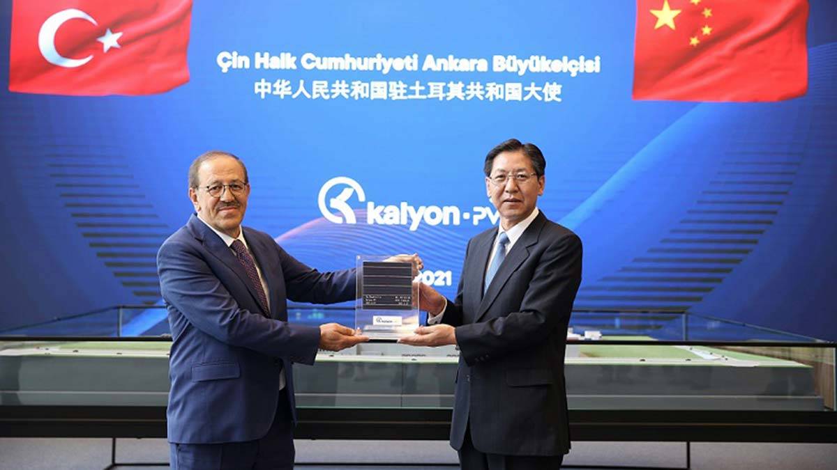 Çin Büyükelçisi Kalyon Güneş Teknolojileri Fabrikası'nı ziyaret etti