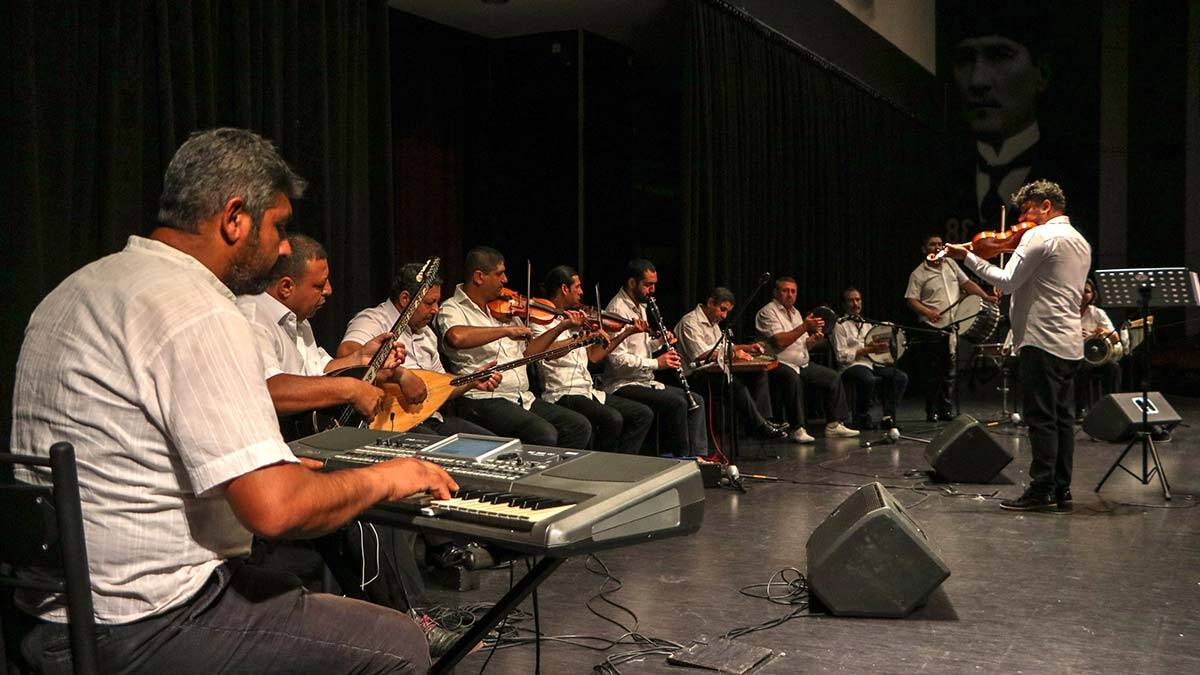 Çöpçüler orkestrasından bayram konseri