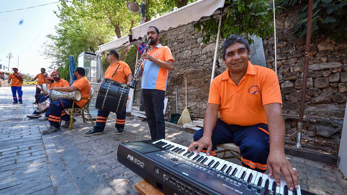 Çöpçüler orkestrasından bayram konseri