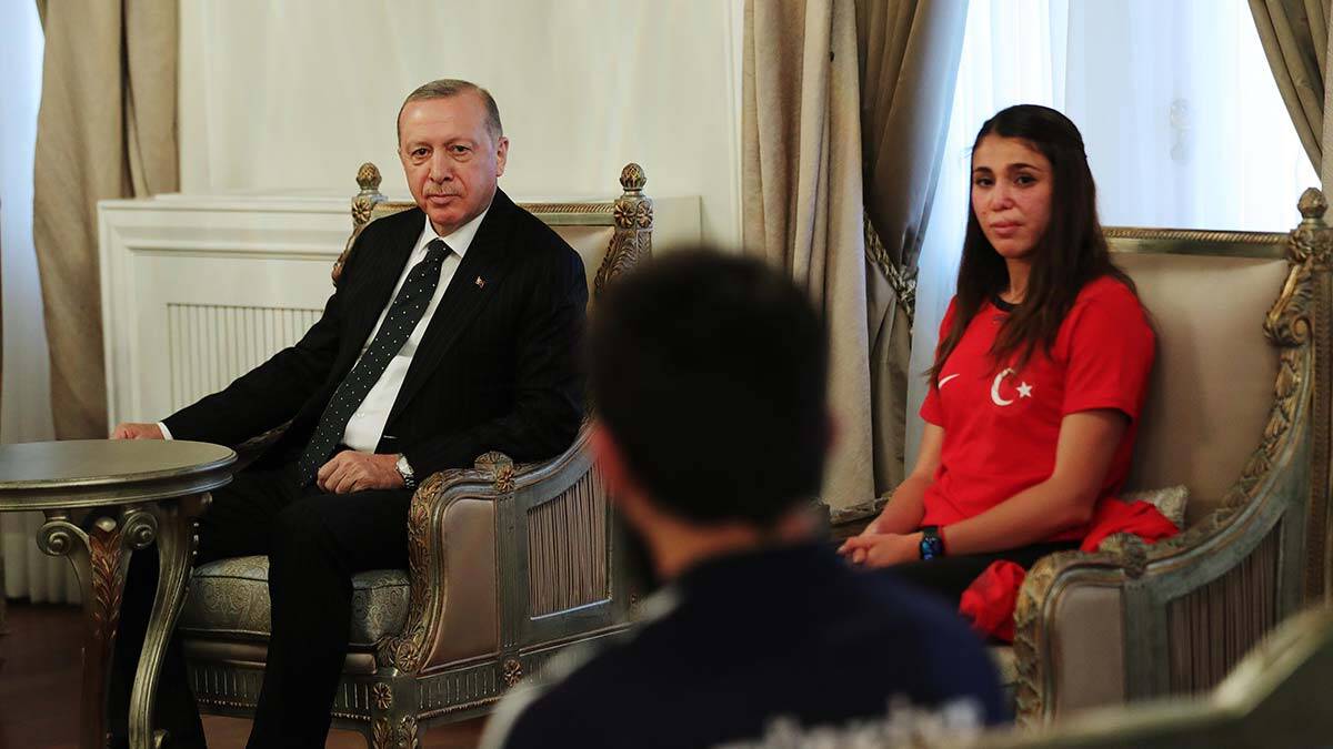 Cumhurbaşkanı Erdoğan milli sporcuları kabul etti