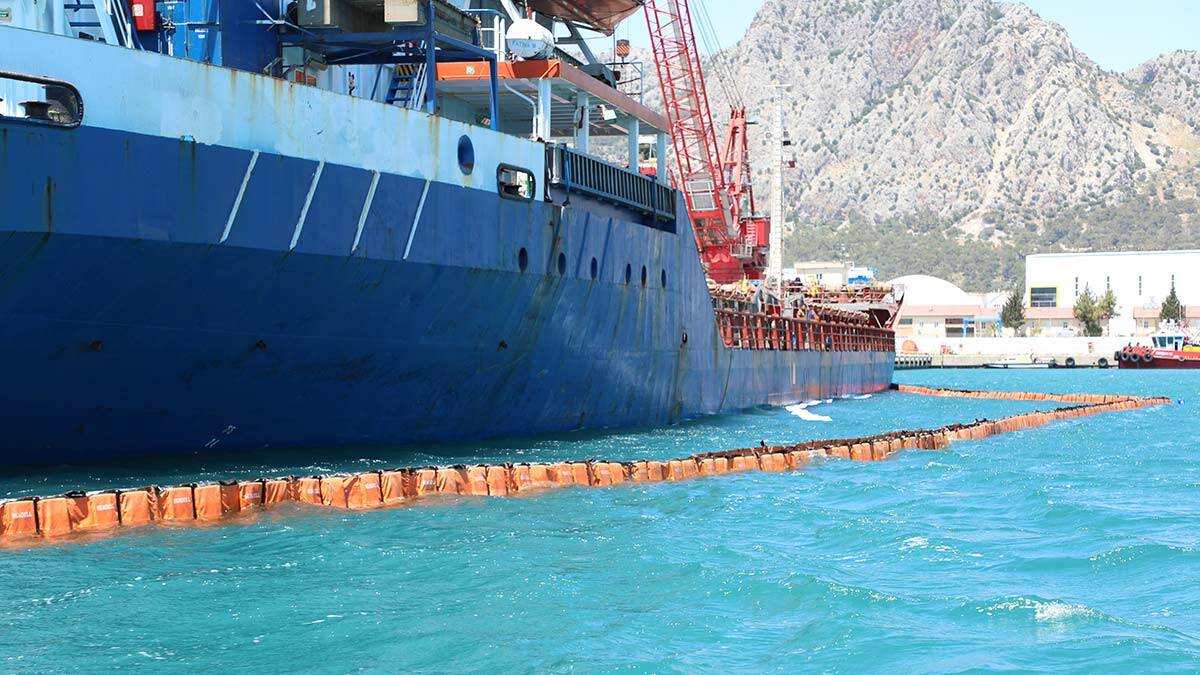 Denizi kirleten gemiye 1 milyon 566 bin TL ceza