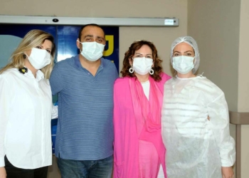 Doktor anneler Anneler Günü'nde çocuklarından uzak