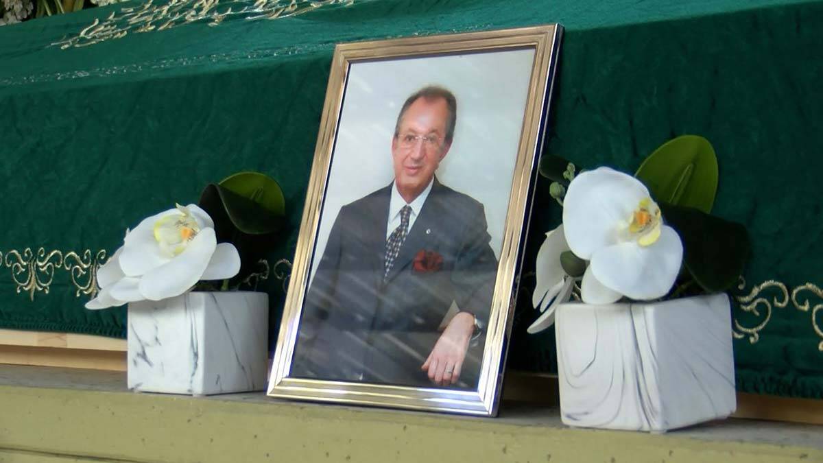 Erol Çarmıklı son yolculuğuna uğurlandı