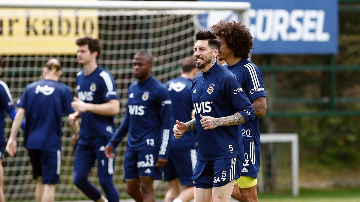 Fenerbahçe hazırlıklarını sürdürdü