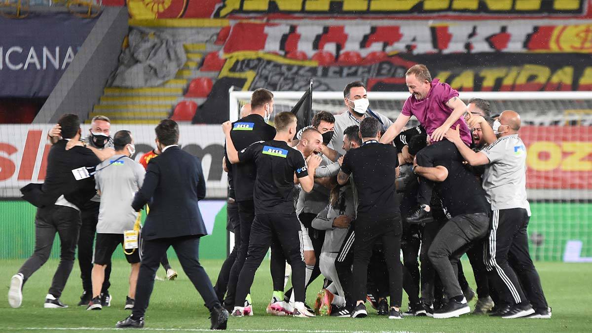 Cumhurbaşkanı Erdoğan Beşiktaş'ı tebrik etti