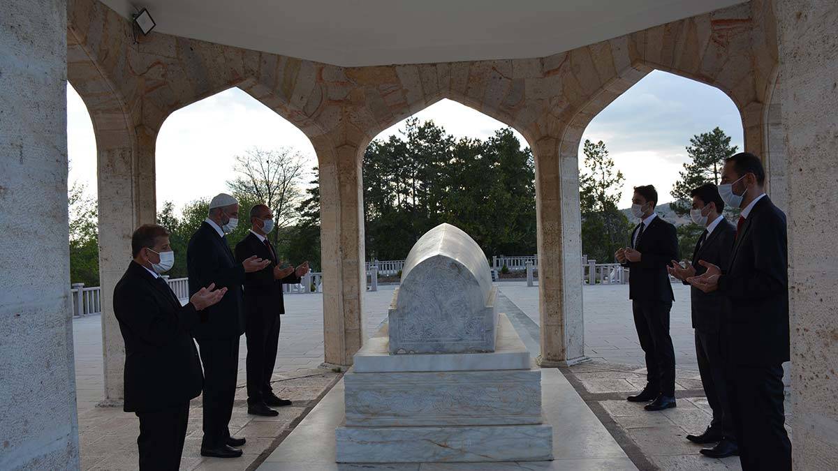 Yunus Emre ölümünün 700'üncü yılında anıldı