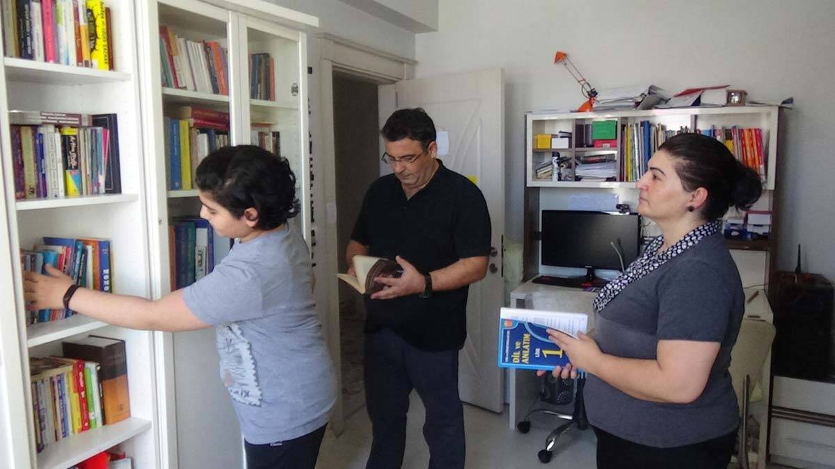 Iğdır Kadın ve Demokrasi Derneği (KADEM) tarafından başlatılan Ben de ailemle kitap okuyorum projesi ilgi gördü.