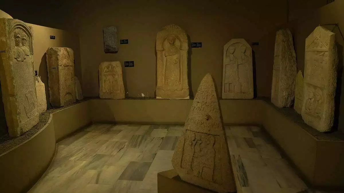 Kültür ve turizm bakanlığı, i̇stanbul'un avrupa yakasında i̇stanbul havalimanı'nda, anadolu yakasında ise maltepe'de depo müzeler oluşturulma çalışmalarına başlandığını duyurdu. İstanbul arkeoloji müzeleri'nin deposundaki bazı eserler buralara taşınacak.