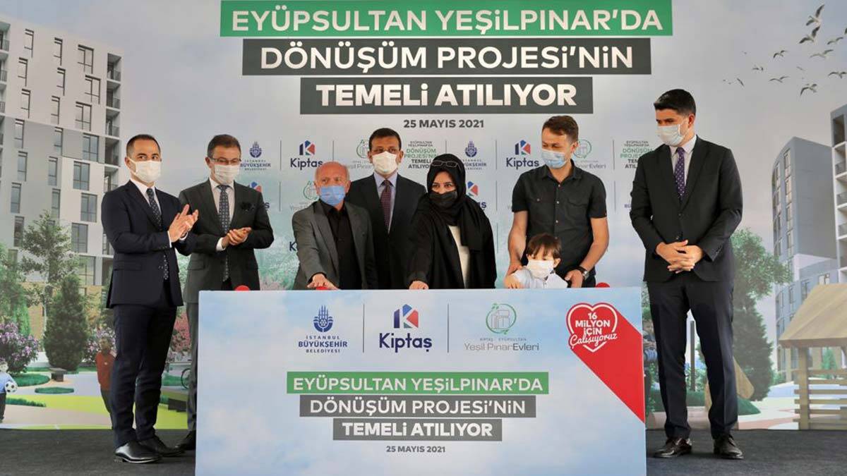 Ekrem İmamoğlu,"Burada yeşil alanı önemsiyoruz. Hiçbir yeşil alanın kaybolmasına izin vermeyeceğiz" dedi.