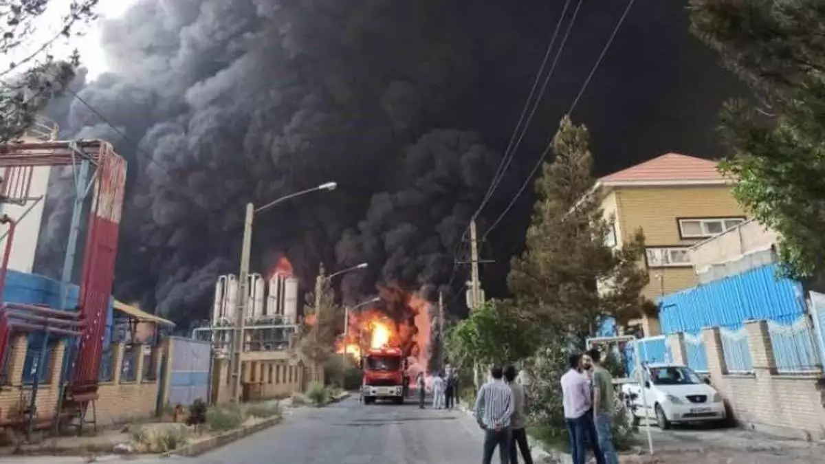 İran'da kimya fabrikasında yangın