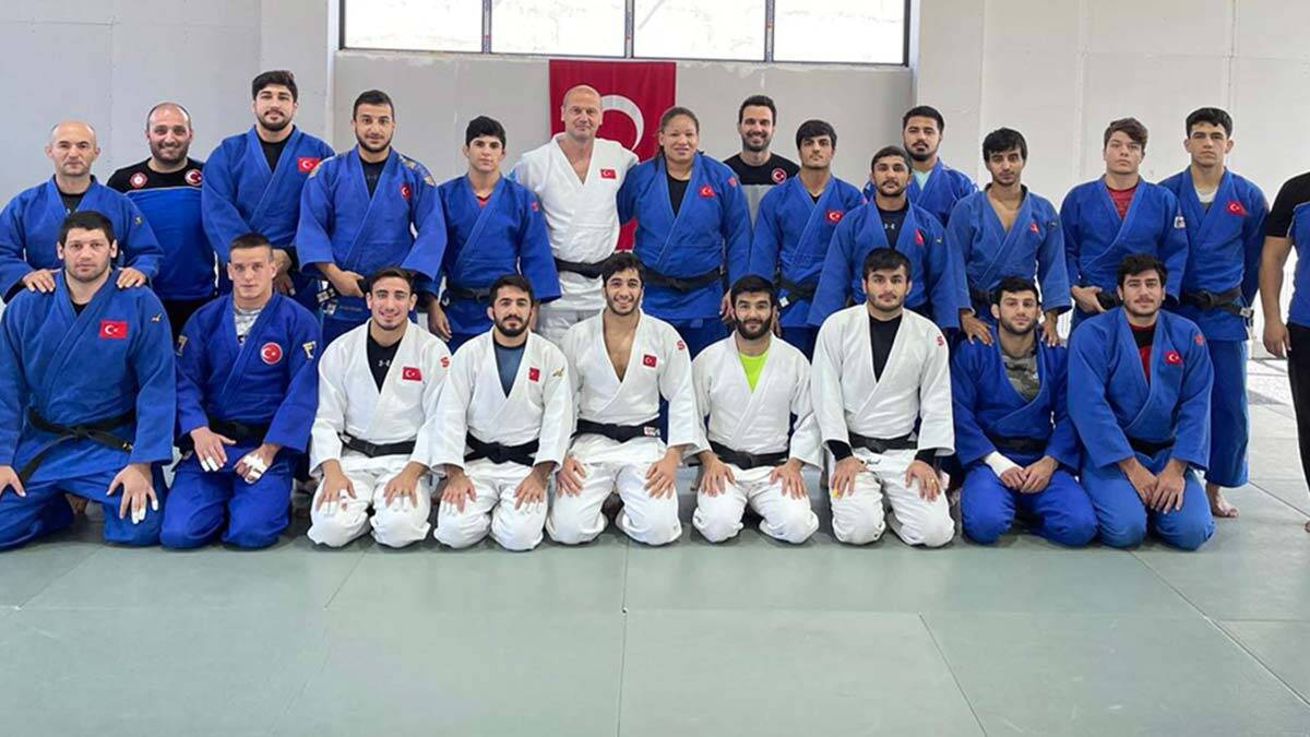 Judoda Olimpik Milliler, Dünya Şampiyonası için kampta