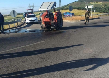 Traktör ikiye bölündü