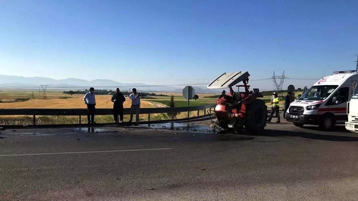 Kazada traktor ikiye bolundu 2 yarali 1580 dhaphoto2 - yaşam - haberton
