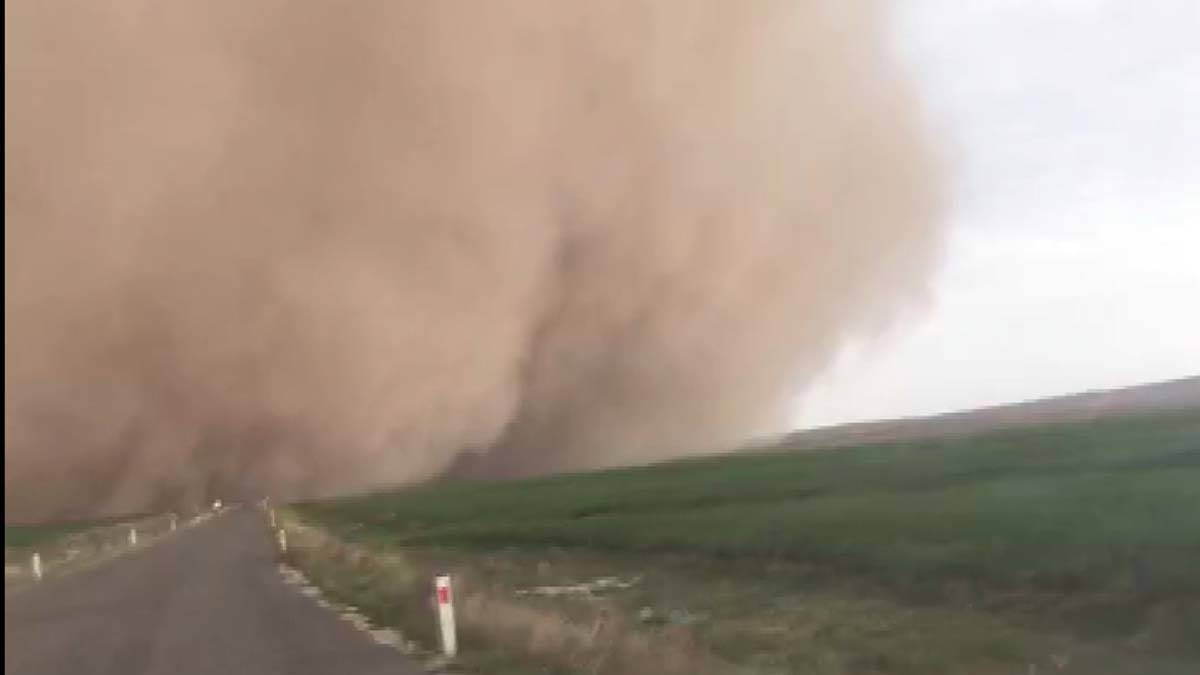 Konya'da kum fırtınasının cep telefonu görüntüleri
