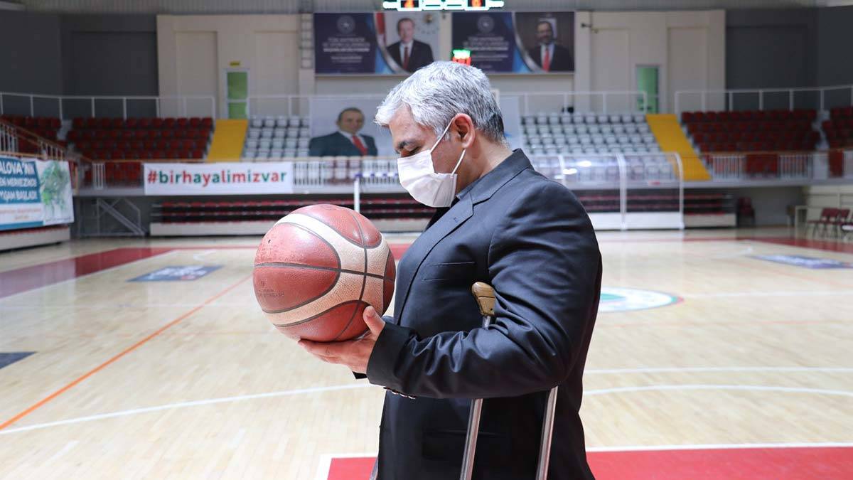 Yalova Ortopedikler Spor Kulübü (YOSK) Başkanı Alpaslan Erkoç, 2005’te kurduğu kulüple kendisi gibi engellileri sporla hayata bağladı.