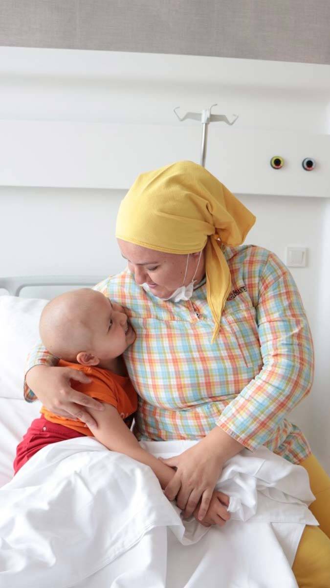 LÖSEV'den Anneler Günü'nde mutluluğun resmi