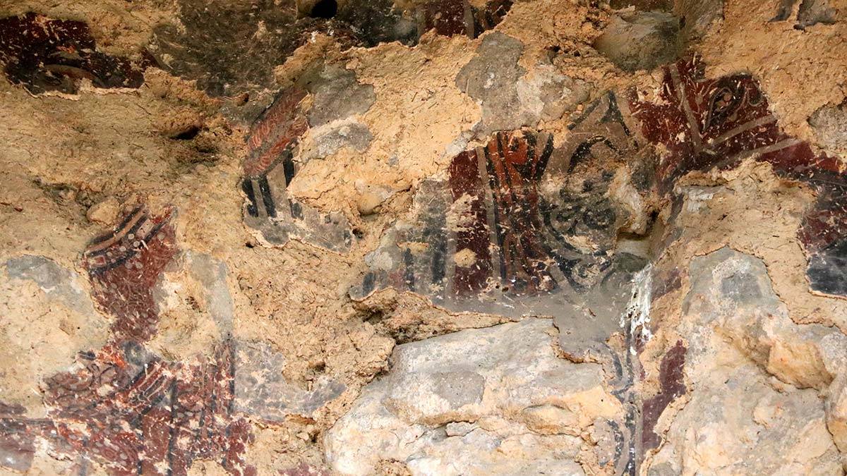 Göveliç mağarası'ndaki duvar resimleri söküldü, defineciler tarafından talan edildi, köy halkı definecilerden bıktı.