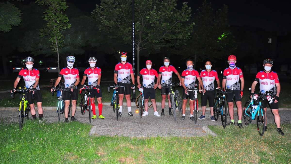 Manisa'dan Samsun'a bin kilometre pedal çevirecek