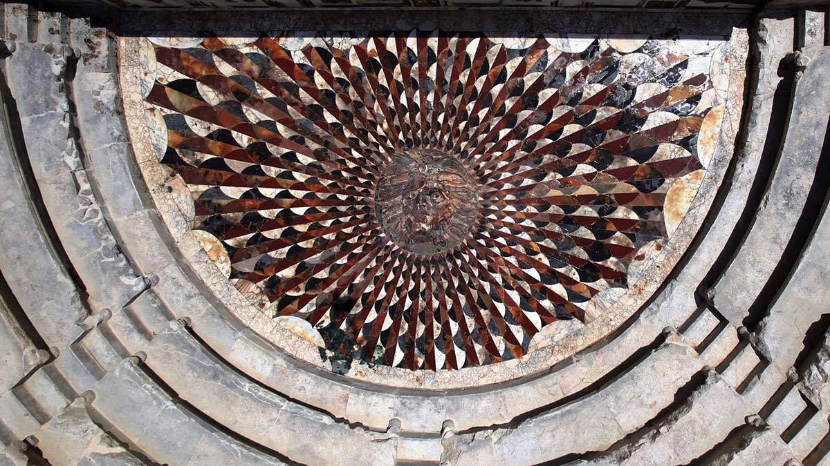 Medusa mozaiği ziyarete açıldı