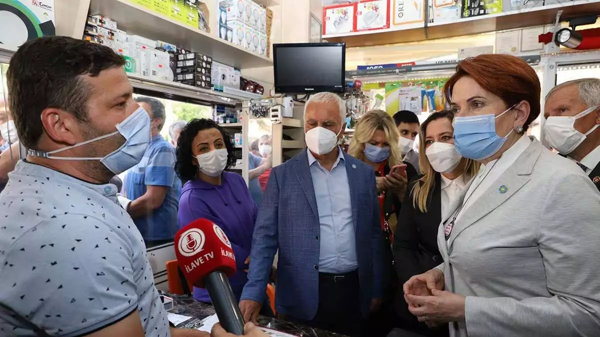 İyi̇ parti genel başkanı meral akşener, "biz i̇kizdere'de yaşayan insanlardan bir saygısızlık, bir çirkin tavır görmedik allah onlardan razı olsun" dedi.