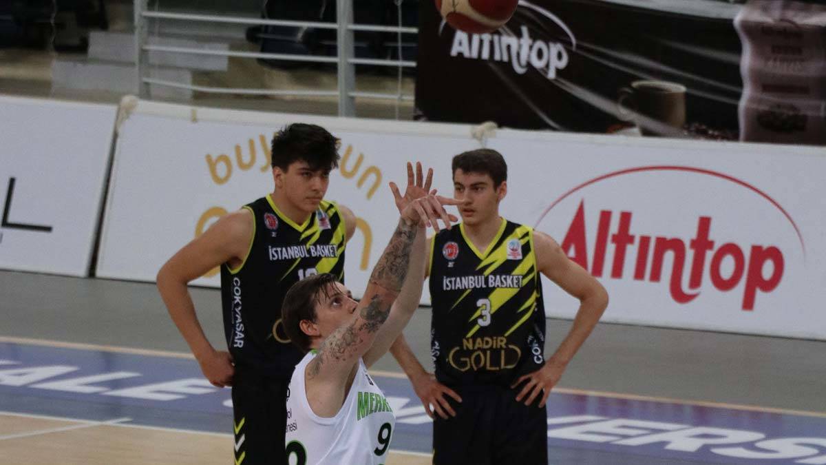 Denizli Basket Süper Lig'e çıkışını garantiledi