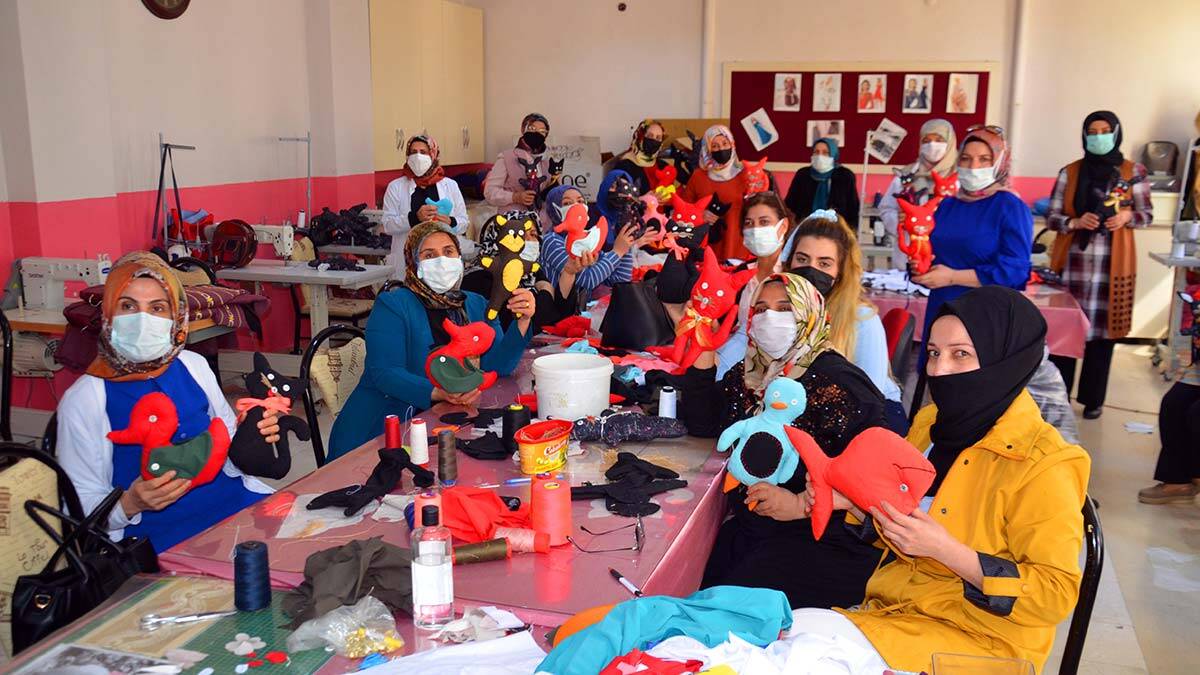 Muşlu kadınlardan Eskiden Oyuncağım Neydi projesi