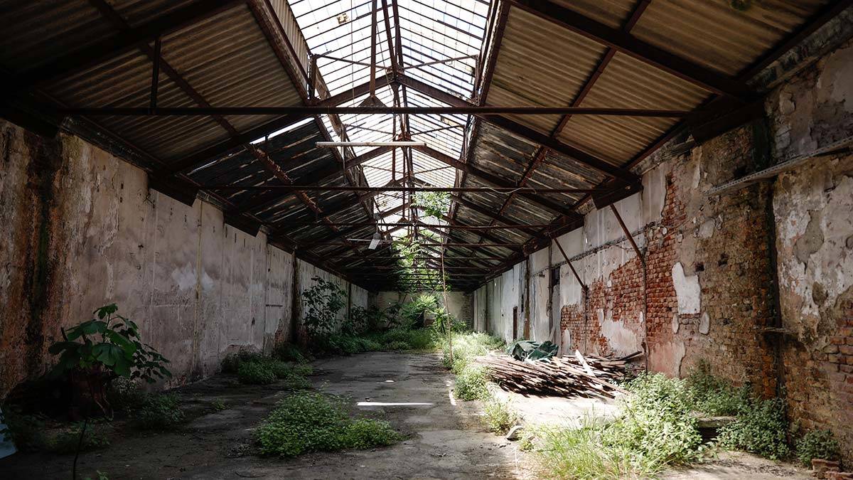 Küçükçekmece’de, 19’uncu yüzyılda 2’nci Abdülhamid döneminde Fransızlar tarafından yapılan Osmanlı'nın ilk kibrit fabrikası, satışa çıkarıldı.