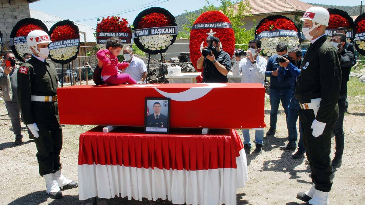 Pençe Yıldırım Harekatı şehidine veda