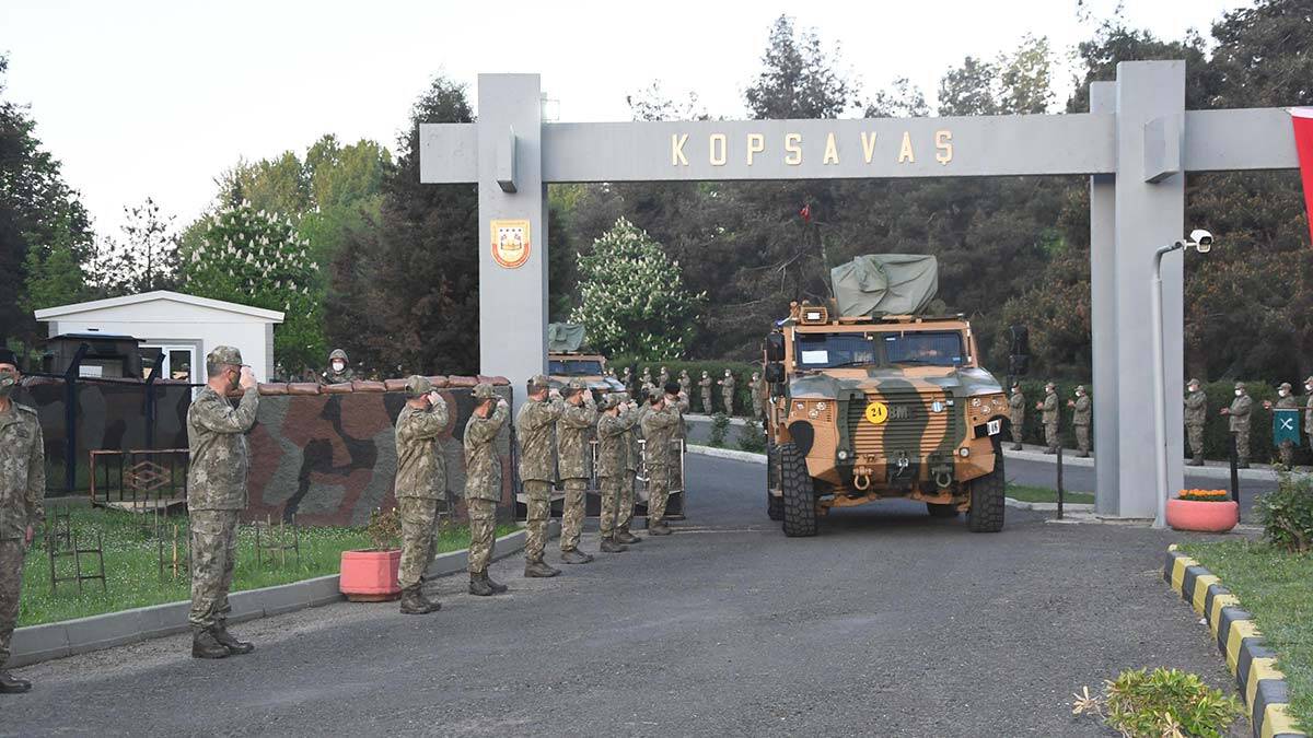 'Steadfast Defender 2021' alarm ve yığınaklama tatbikatına katılacak Tekirdağ'ın Çorlu ilçesindeki 66'ncı Mekanize Piyade Tugay Komutanlığı’na bağlı birlikler törenle uğurlandı.