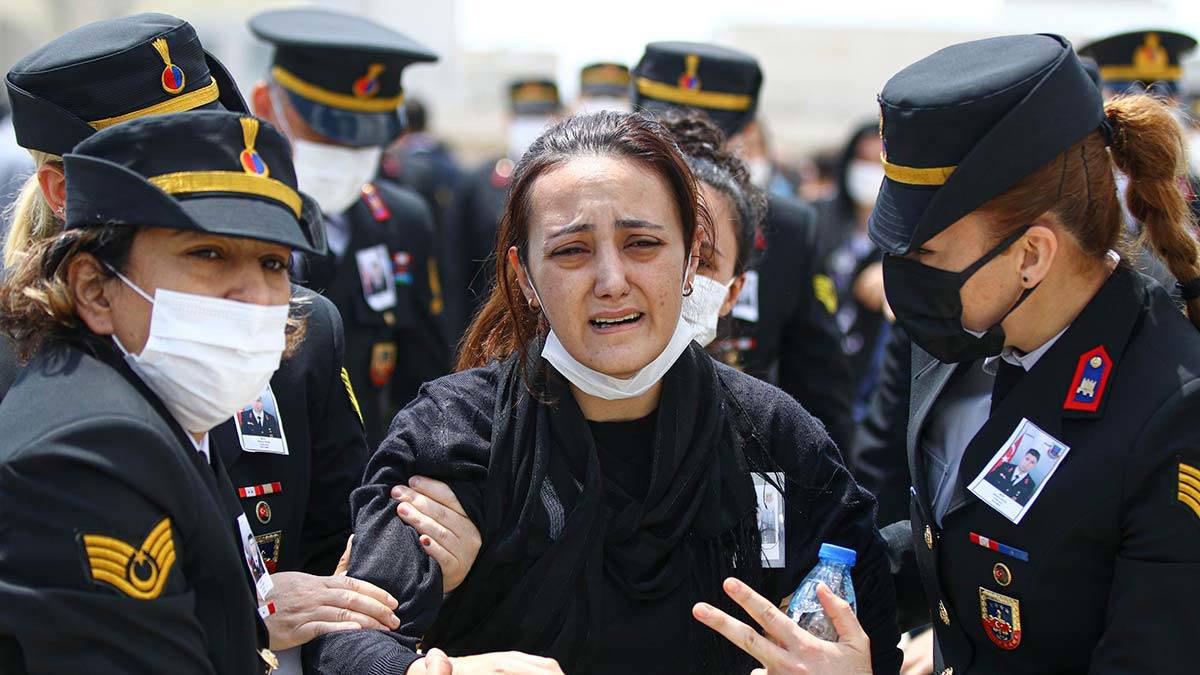 Şehit eşinden yürek yakan haykırış