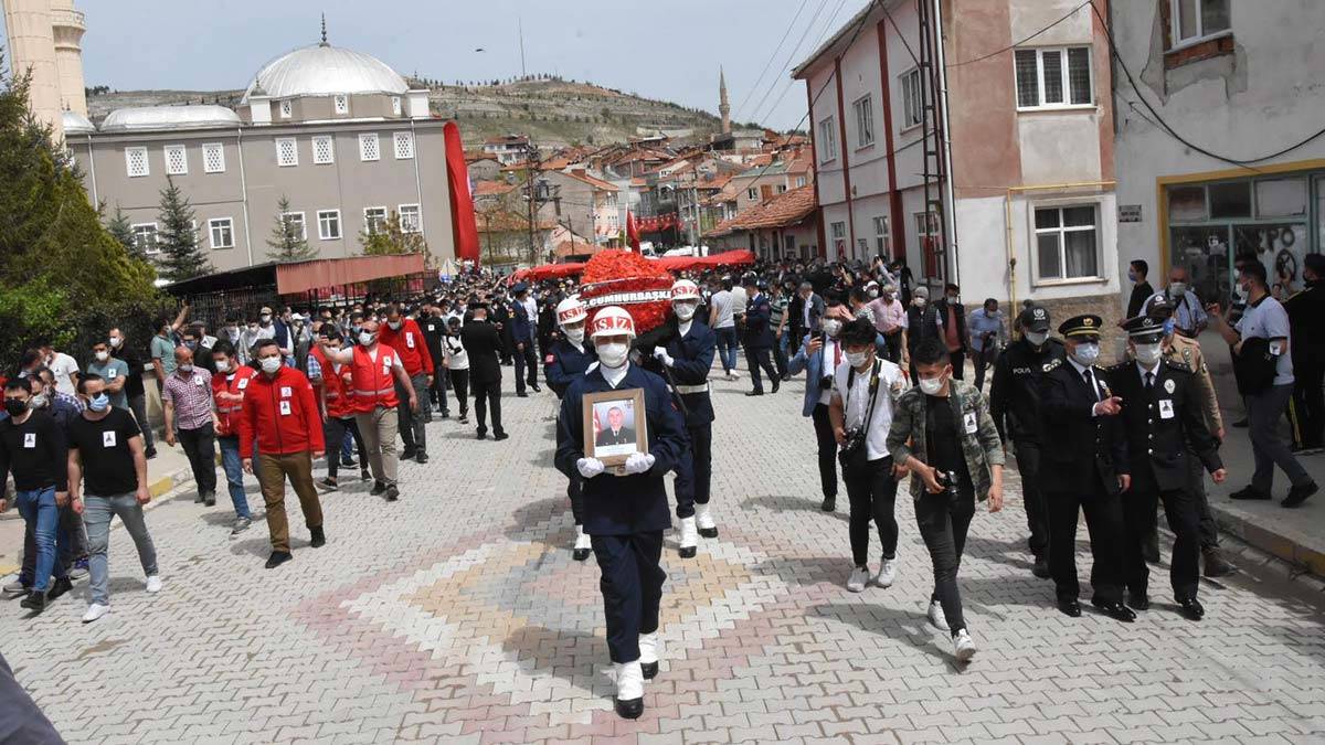 Şehit Uzman Çavuş Ahmet Asan toprağa verildi
