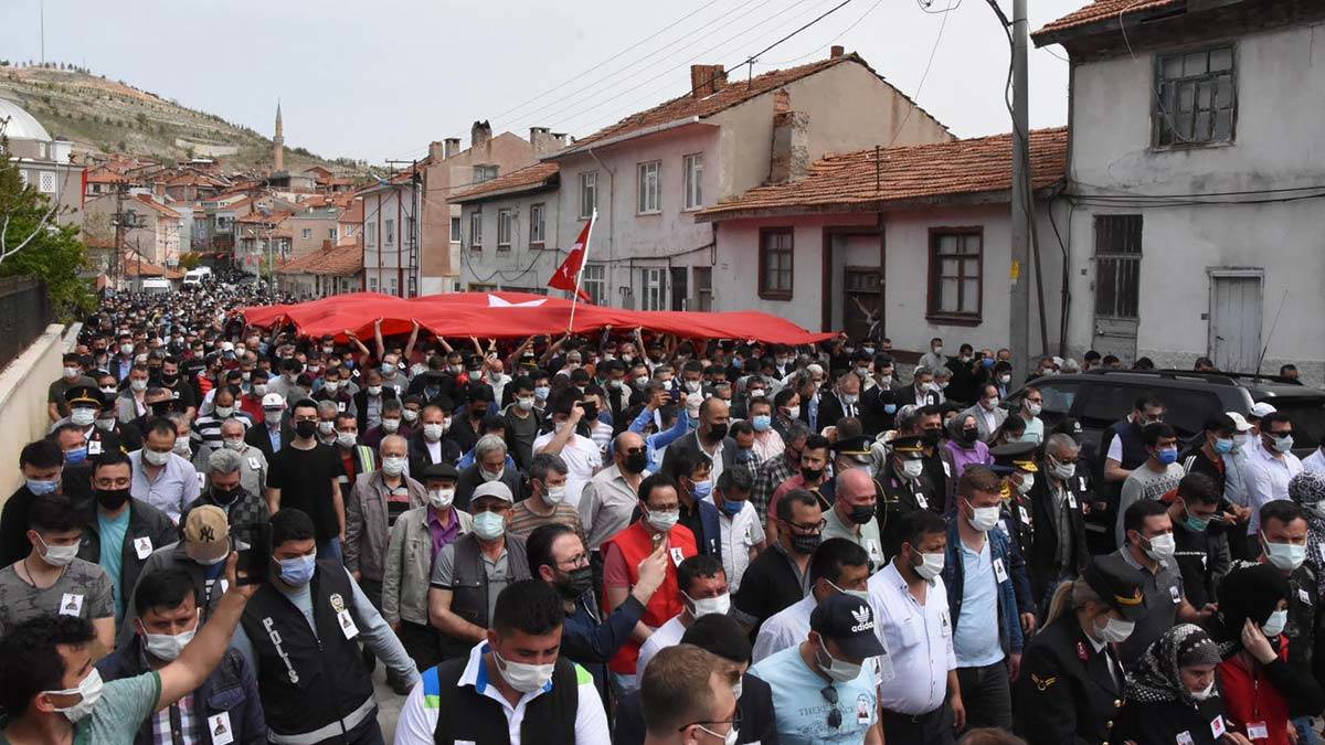 Şehit Uzman Çavuş Ahmet Asan toprağa verildi