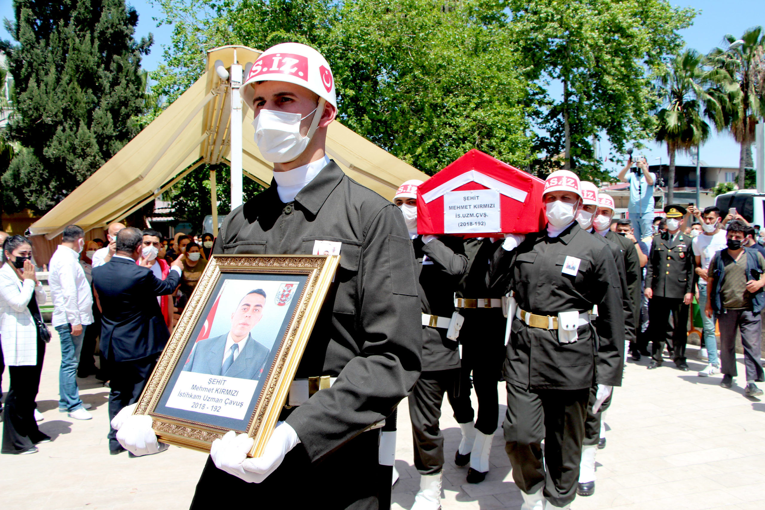 Şehidimiz Mehmet Kırmızı son yolculuğuna uğurlandı