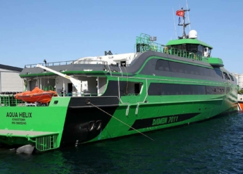 Süper lüks yatta yeni rekor 74 metre