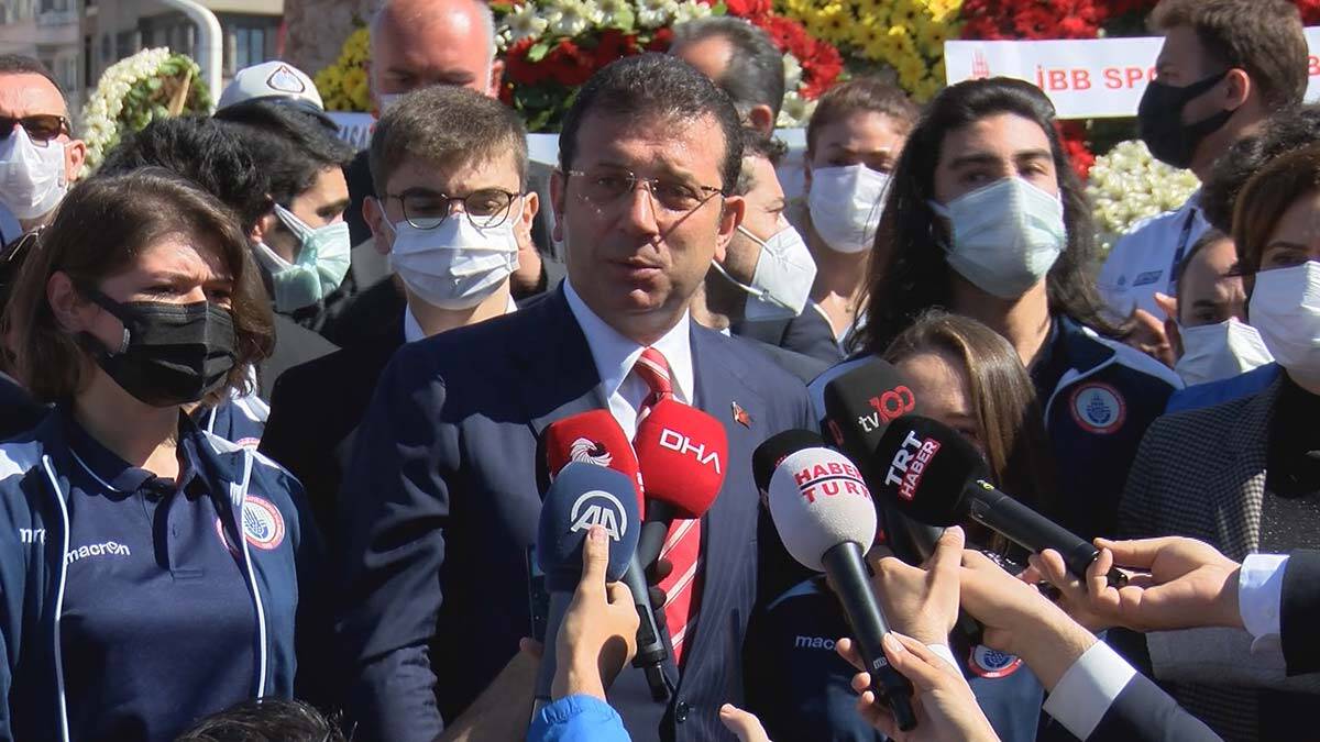 Taksim Cumhuriyet Anıtı'nda 19 Mayıs töreni