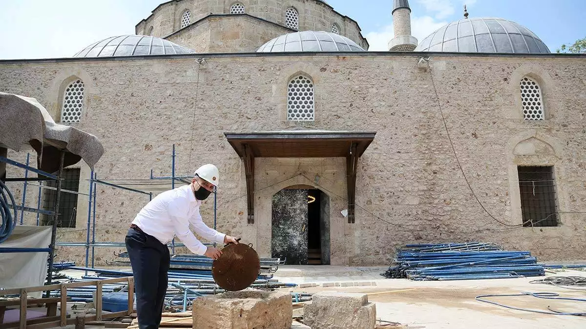 Tarihi camide roma dönemine ait mozaik bulundu