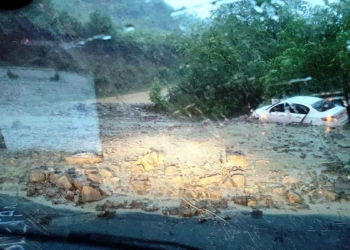 Tekirdağ'da şiddetli yağış heyelana neden oldu