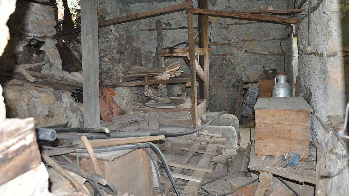Antalya'nın Gazipaşa ilçesinde, bir asırdan fazladır bölge halkı tarafından kullanılan değirmen teknolojinin gelişmesiyle kapatıldı.